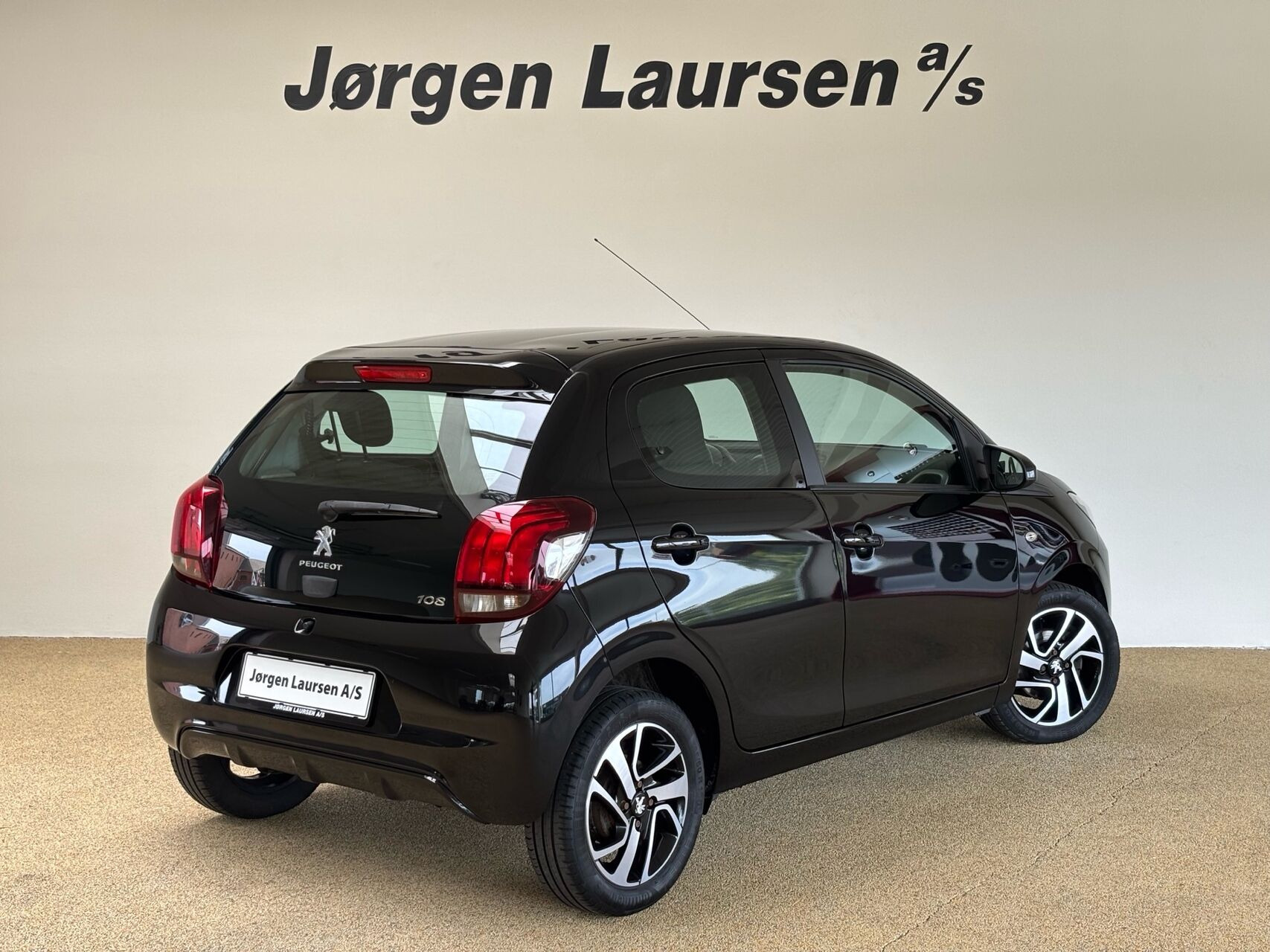 Sort Peugeot 108 fra 2016