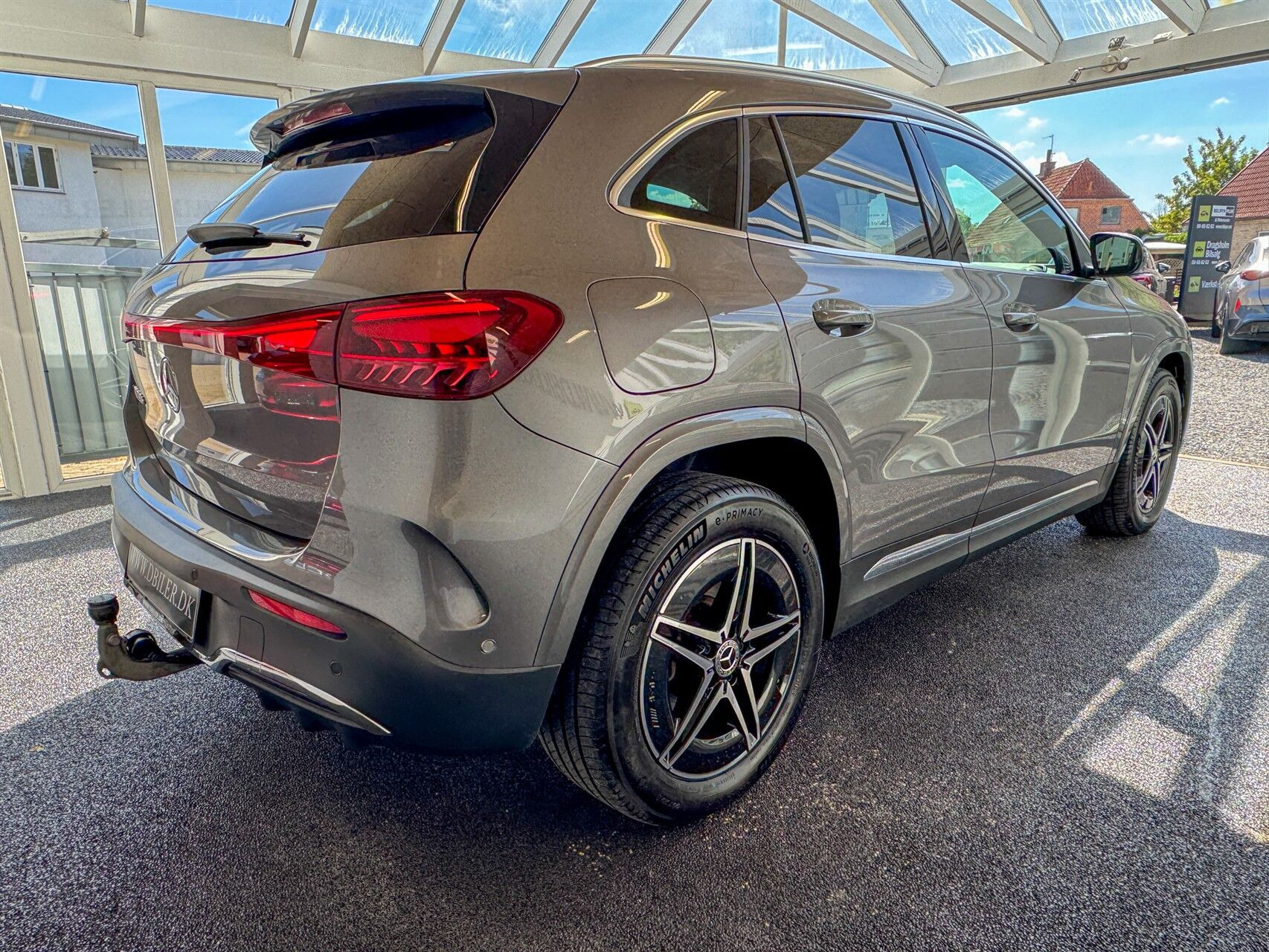 Grå Mercedes EQA 250+ fra 2024
