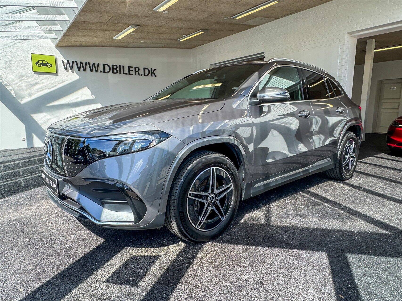 Grå Mercedes EQA 250+ fra 2024