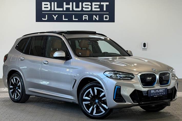 Orange BMW iX3 fra 2022