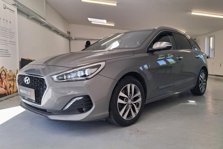 Grå Hyundai i30 fra 2018