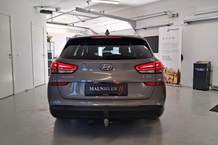 Grå Hyundai i30 fra 2018