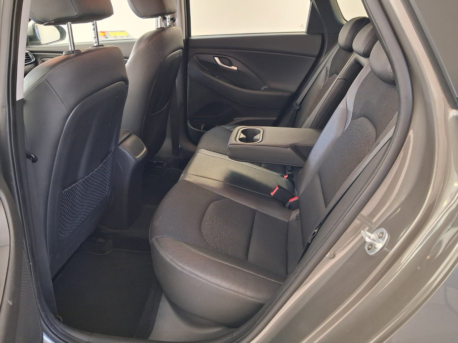 Grå Hyundai i30 fra 2018