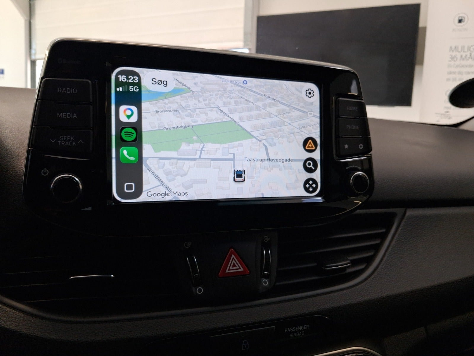 Grå Hyundai i30 fra 2018