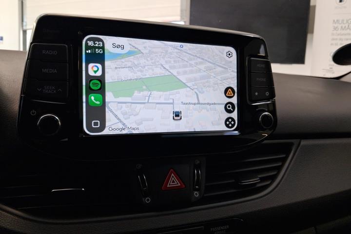 Grå Hyundai i30 fra 2018