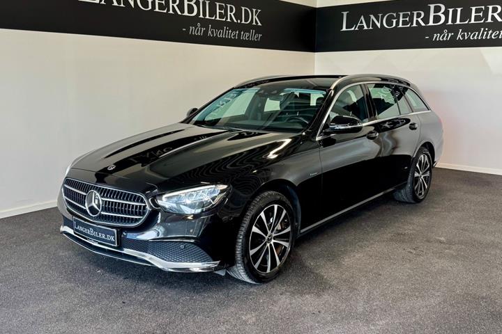 Sort Mercedes E300 de fra 2021