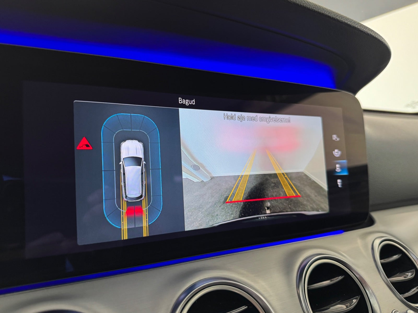 Sort Mercedes E300 de fra 2021