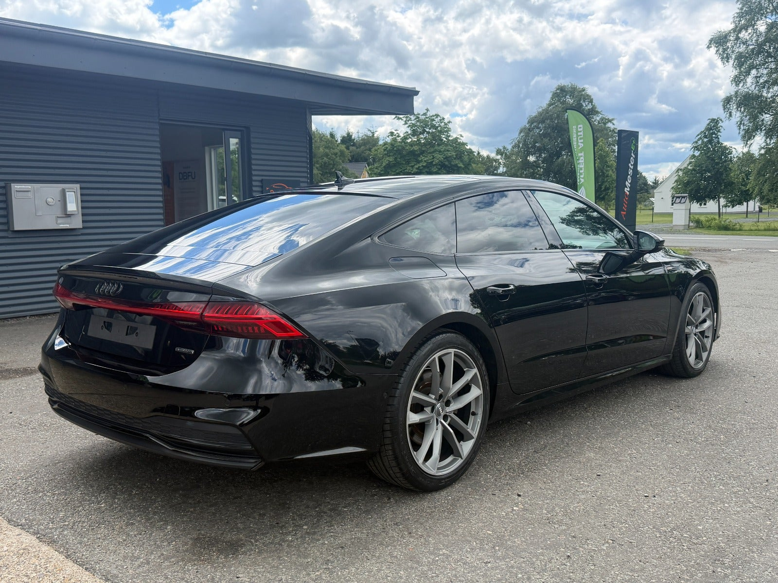 Gul Audi A7 fra 2020