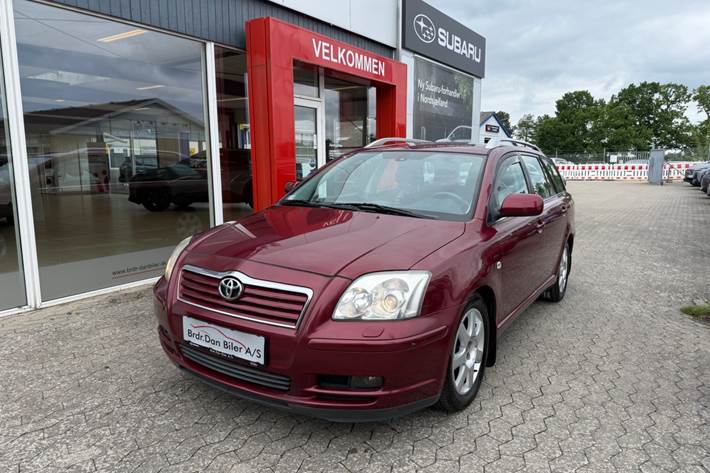 Grå Toyota Avensis fra 2006