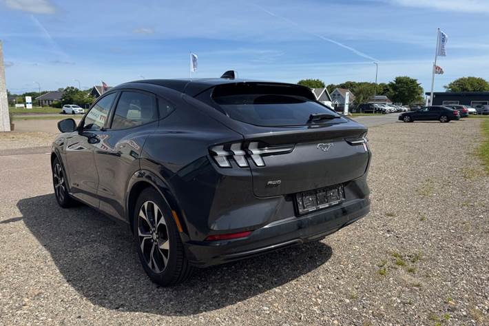 Grå Ford Mustang Mach-E fra 2022