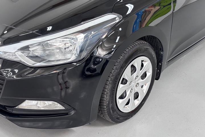 Sort Hyundai i20 fra 2017
