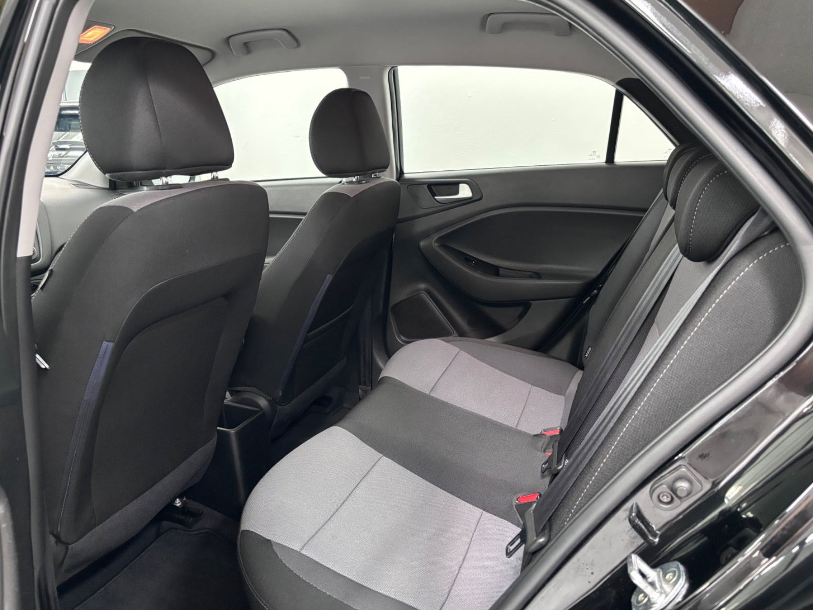 Sort Hyundai i20 fra 2017