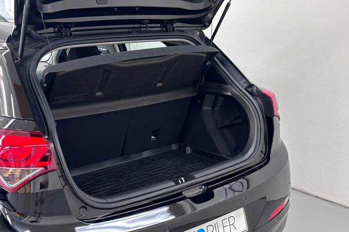 Sort Hyundai i20 fra 2017