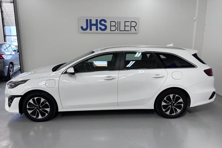 Hvid Kia Ceed fra 2022