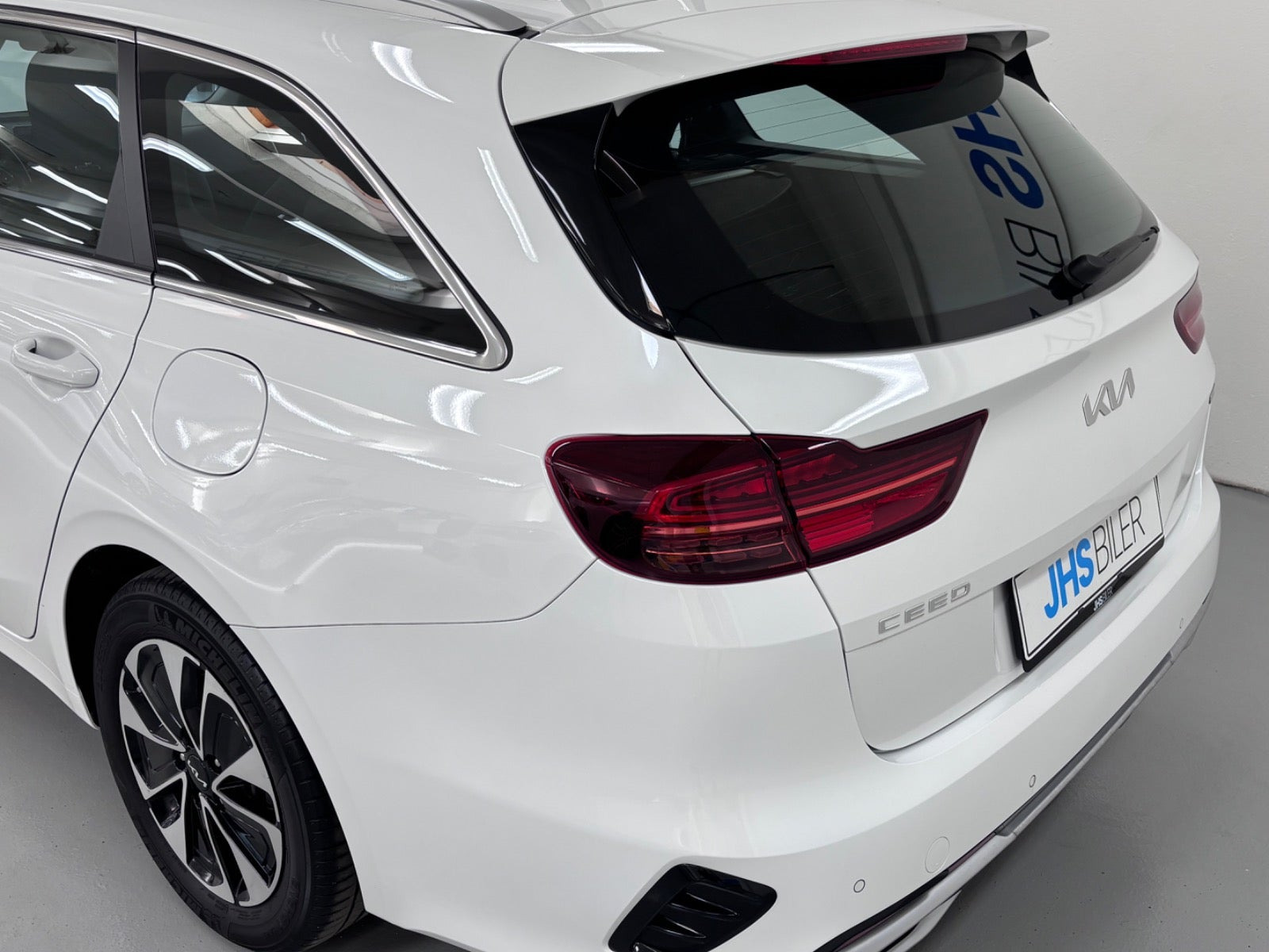 Hvid Kia Ceed fra 2022