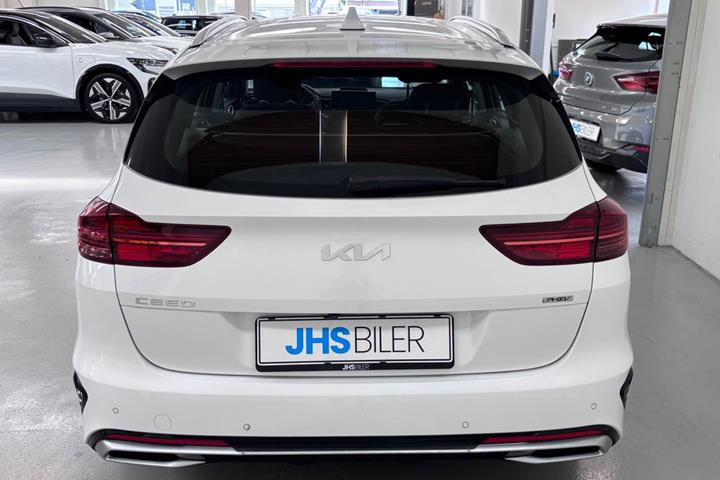 Hvid Kia Ceed fra 2022