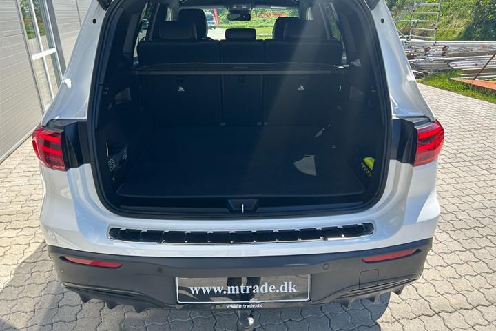 Hvid Mercedes EQB250+ fra 2025