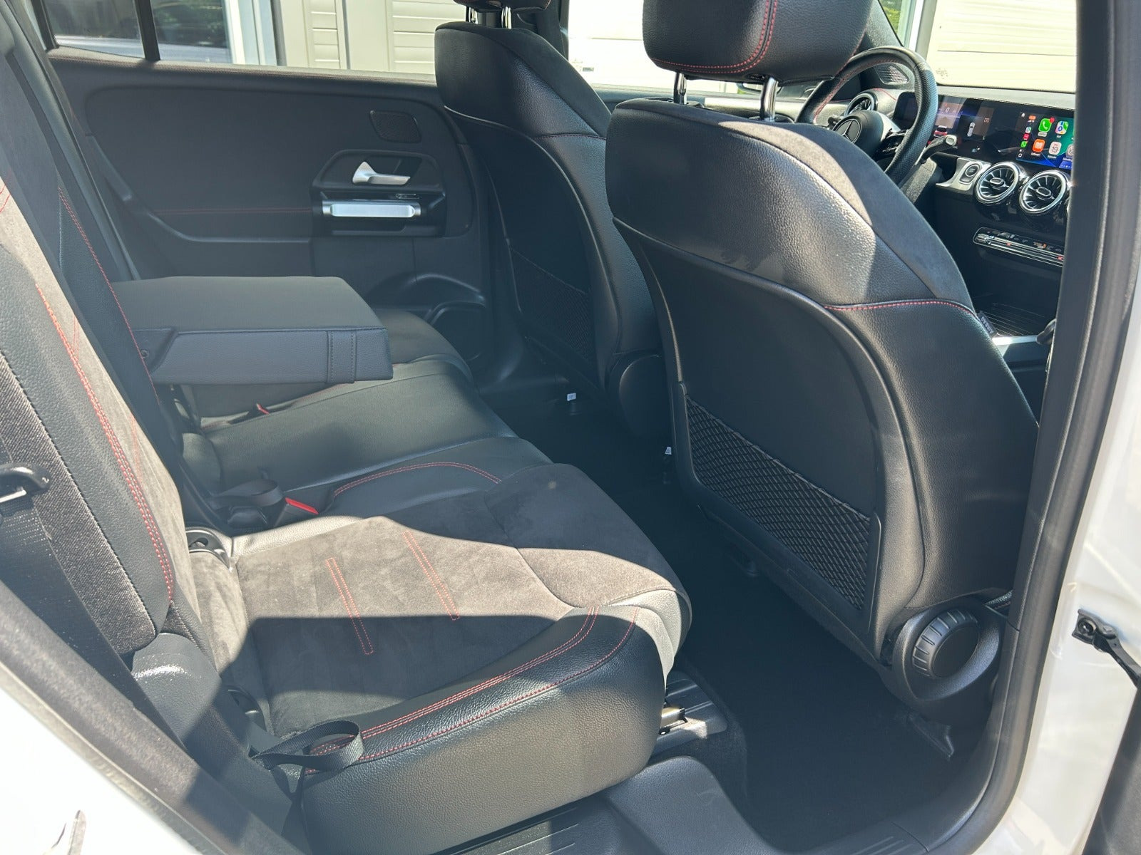 Hvid Mercedes EQB250+ fra 2025