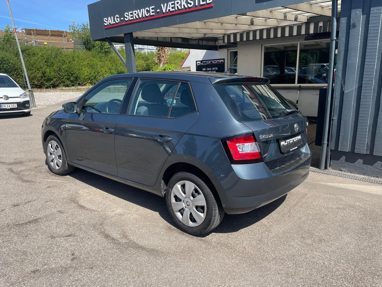 Grå Skoda Fabia fra 2015