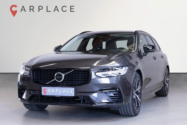 Grå Volvo V90 fra 2023 set udefra