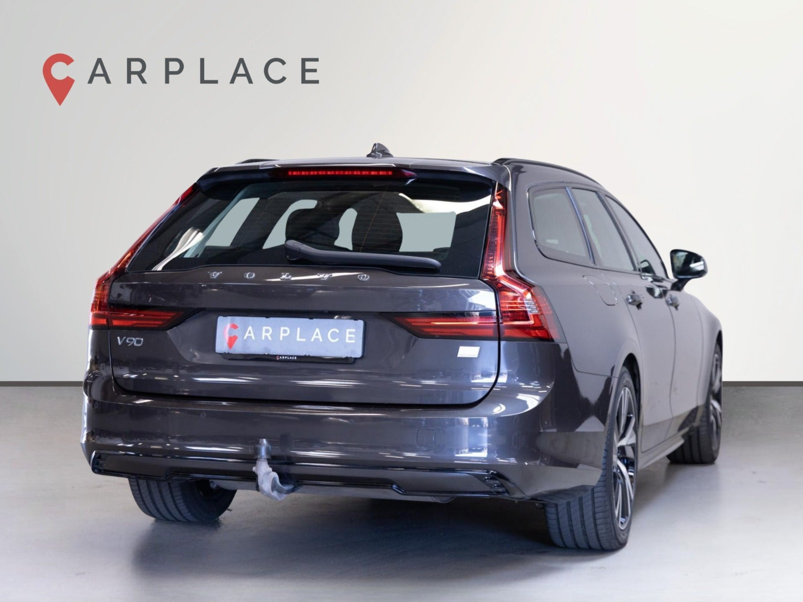 Grå Volvo V90 fra 2023
