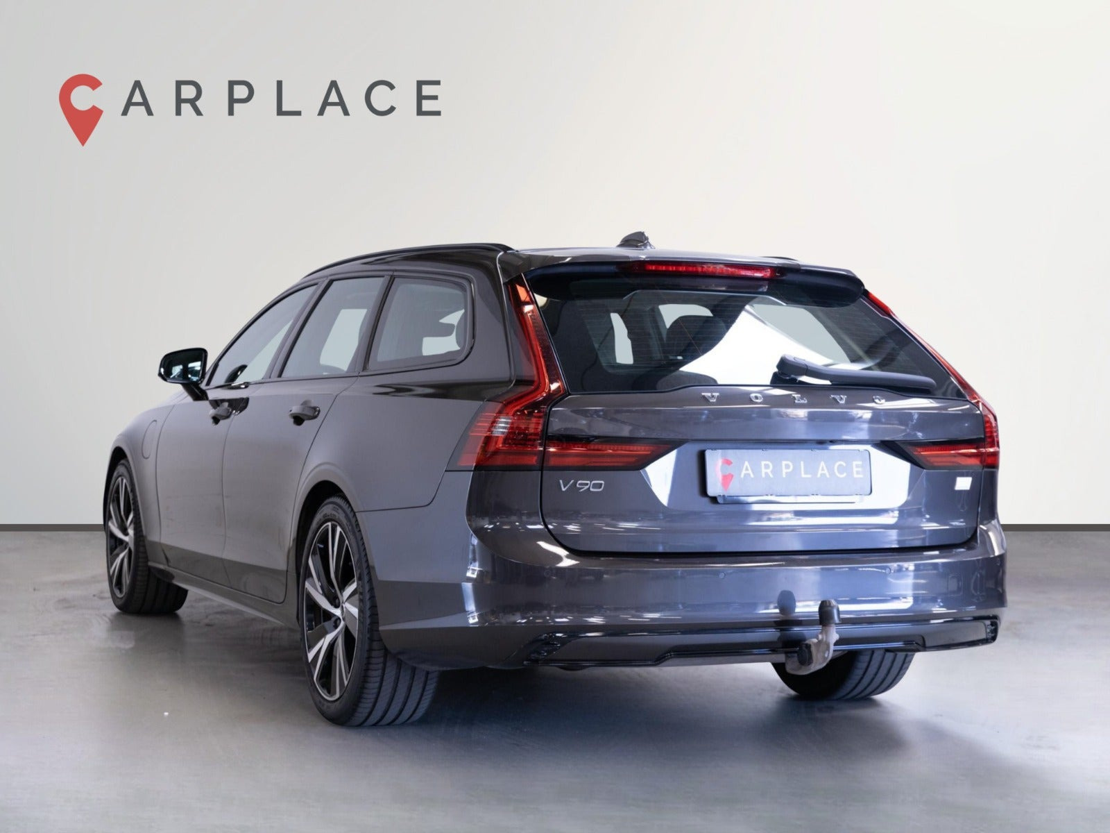 Grå Volvo V90 fra 2023