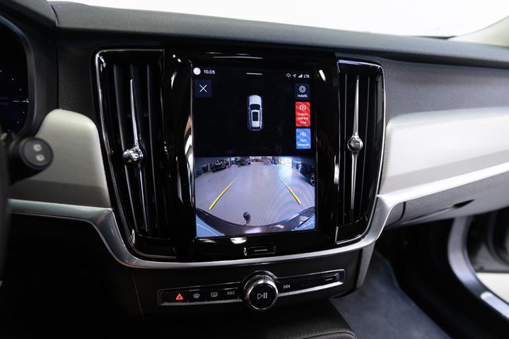 Grå Volvo V90 fra 2023