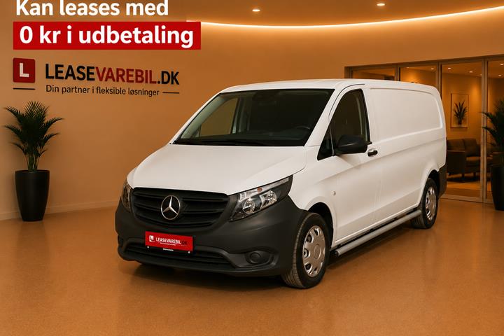 Hvid Mercedes Vito 114 fra 2023