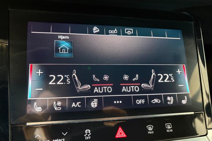 Grå Audi e-tron fra 2019