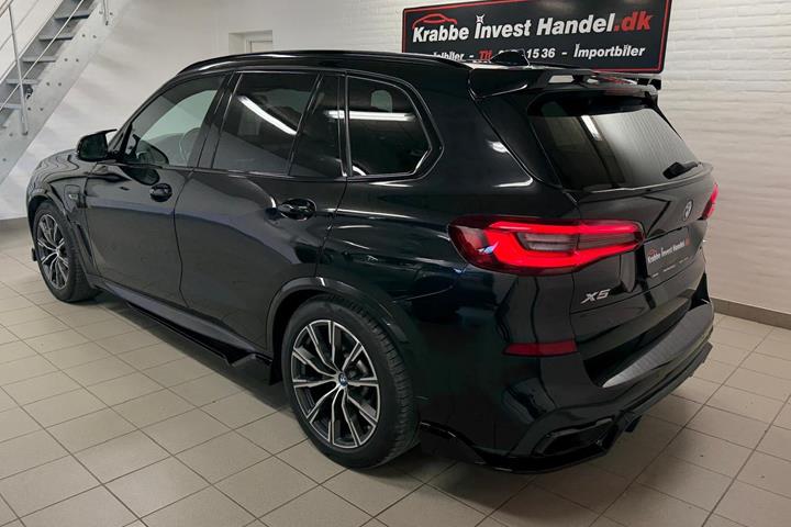 Sort BMW X5 fra 2022