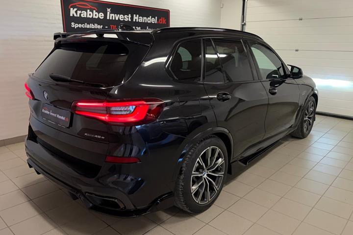 Sort BMW X5 fra 2022