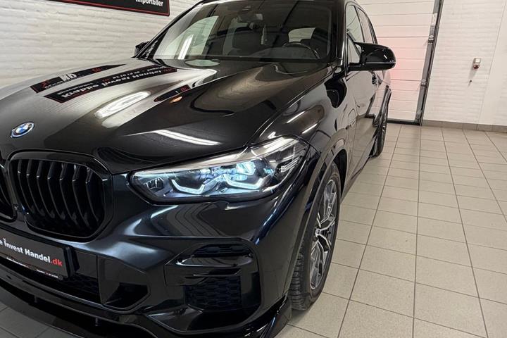 Sort BMW X5 fra 2022