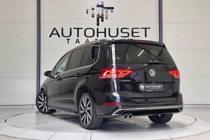 Sort VW Touran fra 2018