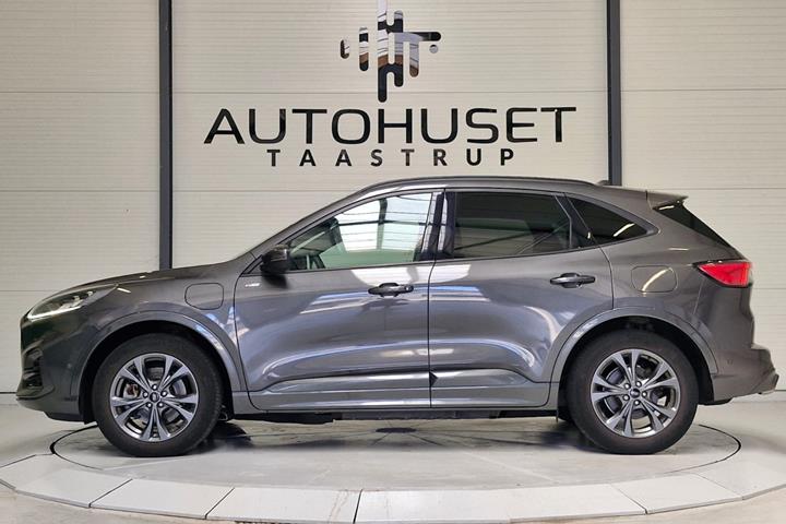 Grå Ford Kuga fra 2020