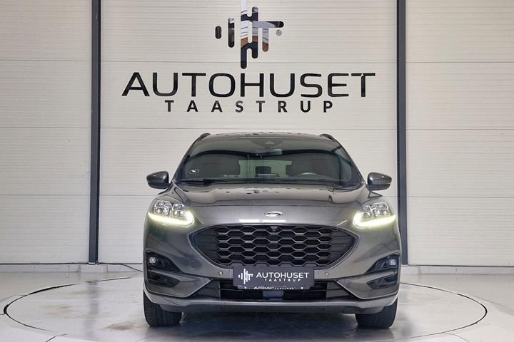 Grå Ford Kuga fra 2020