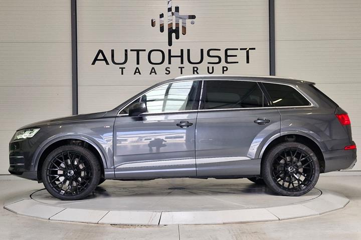 Grå Audi Q7 fra 2016