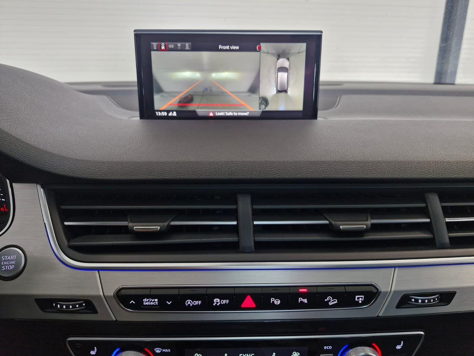 Grå Audi Q7 fra 2016