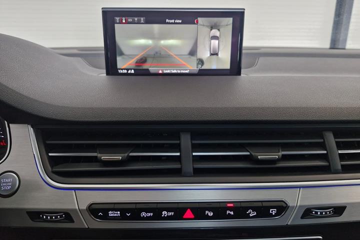 Grå Audi Q7 fra 2016