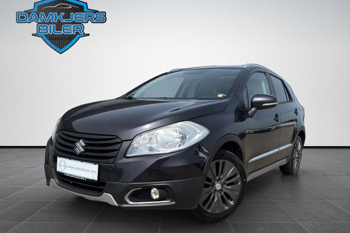 Sort Suzuki S-Cross fra 2013 set udefra
