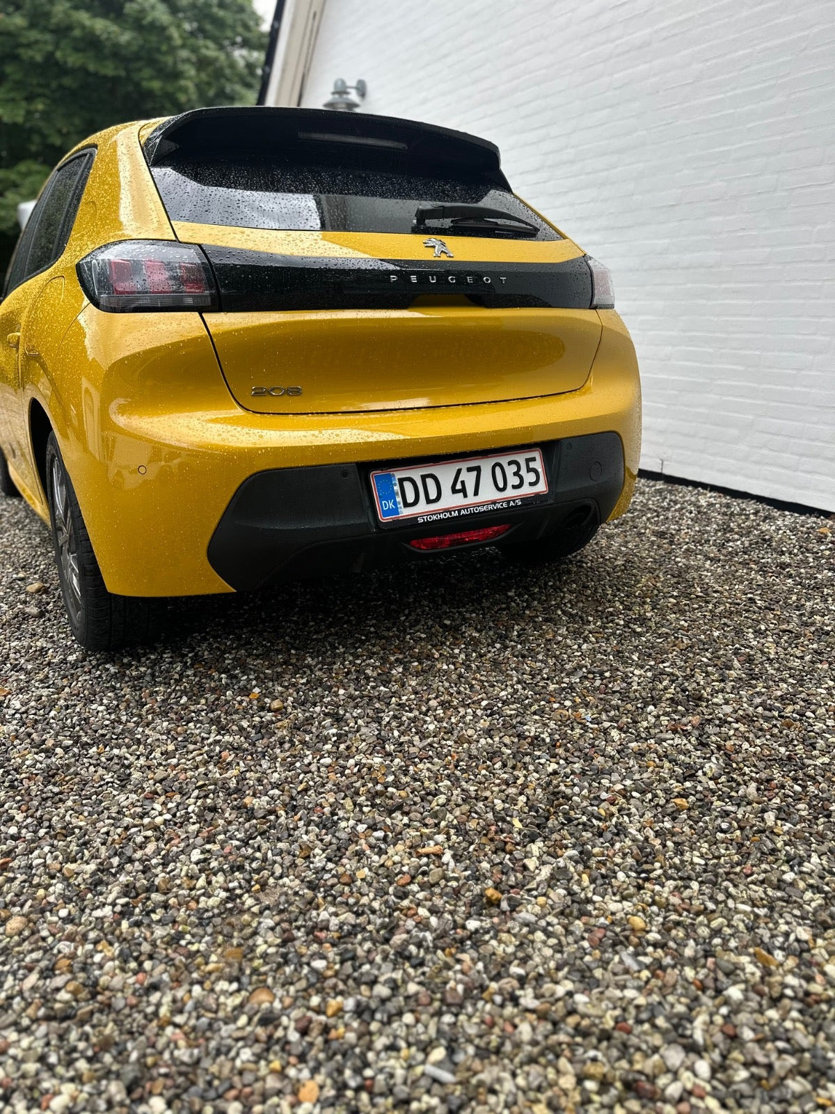 Gul Peugeot 208 fra 2021