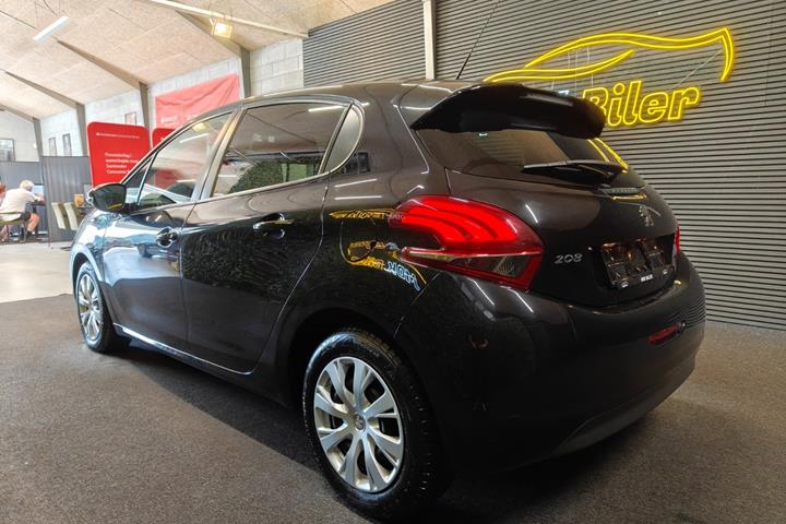 undefined Peugeot 208 fra 2016