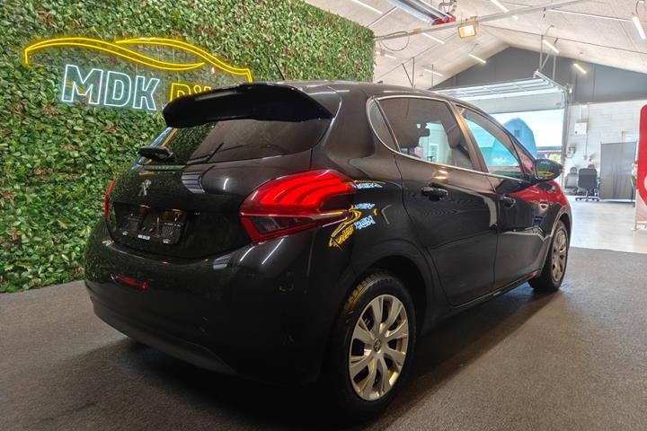 undefined Peugeot 208 fra 2016