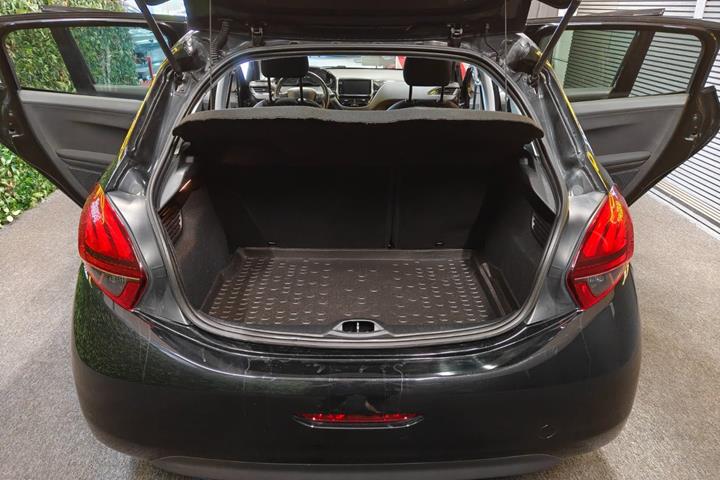 undefined Peugeot 208 fra 2016