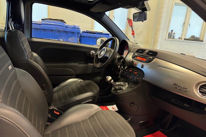 Grøn Fiat 500 fra 2010