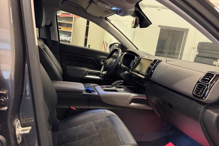 Grå Citroën C5 Aircross fra 2022