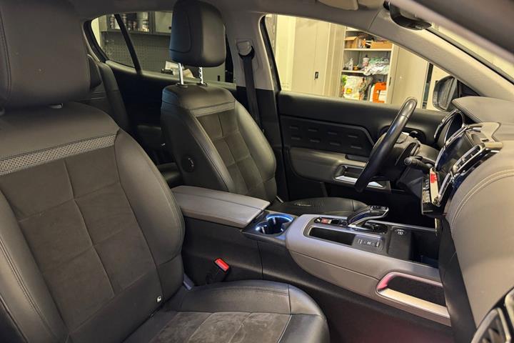 Grå Citroën C5 Aircross fra 2022
