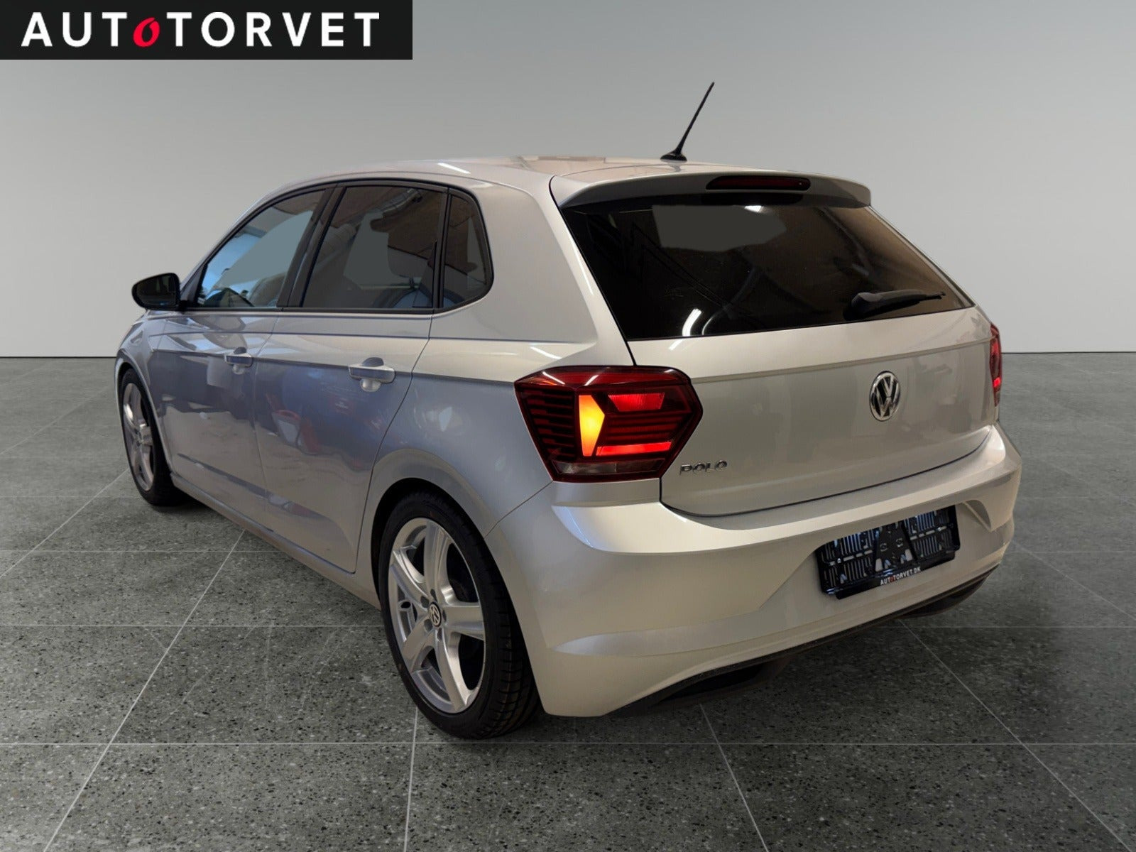 Sølv VW Polo fra 2019