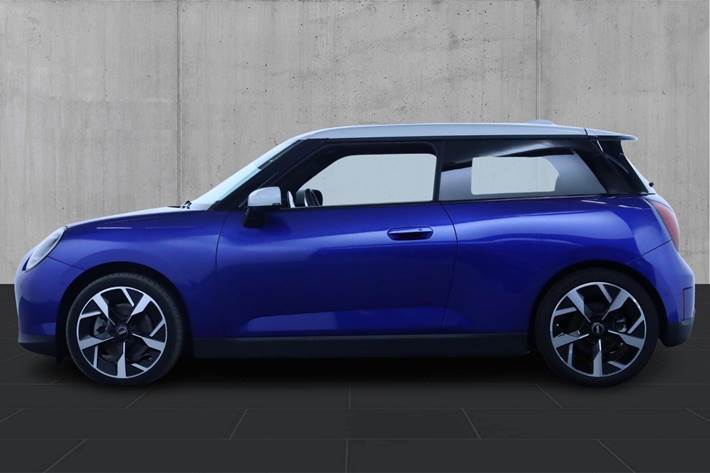 Blå Mini Cooper SE fra 2024