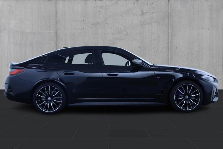 Sort BMW i4 fra 2022