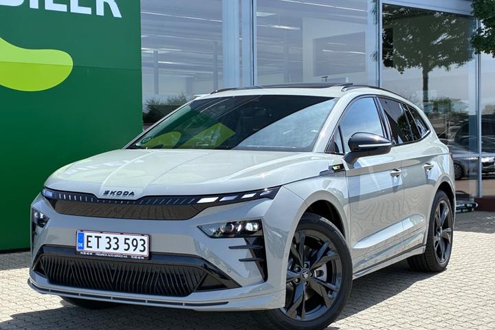 Grå Skoda Enyaq fra 2026 set udefra